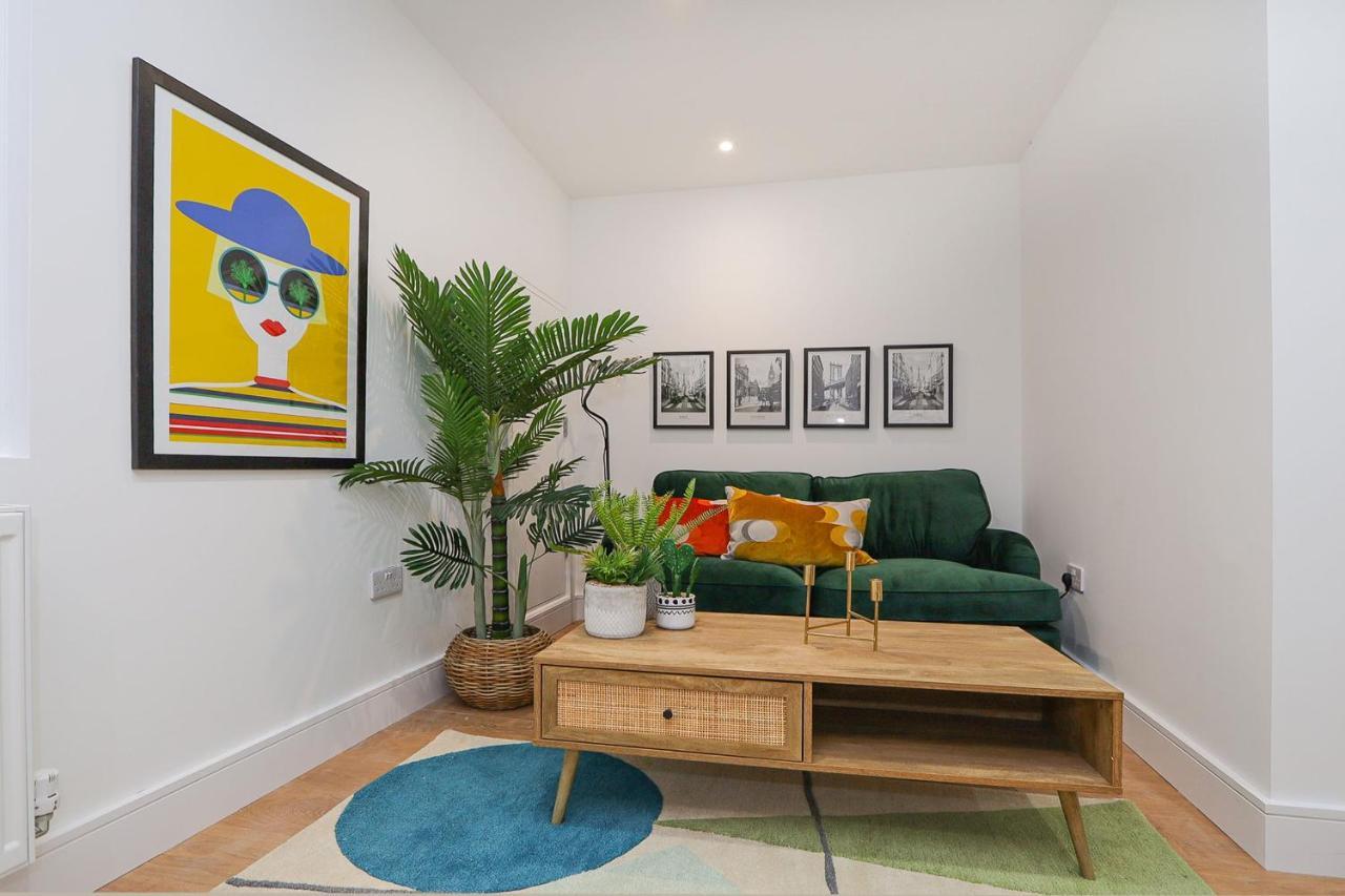 The London Secret, 1 Bed Flat With Patio - Zone 2 Leilighet Eksteriør bilde